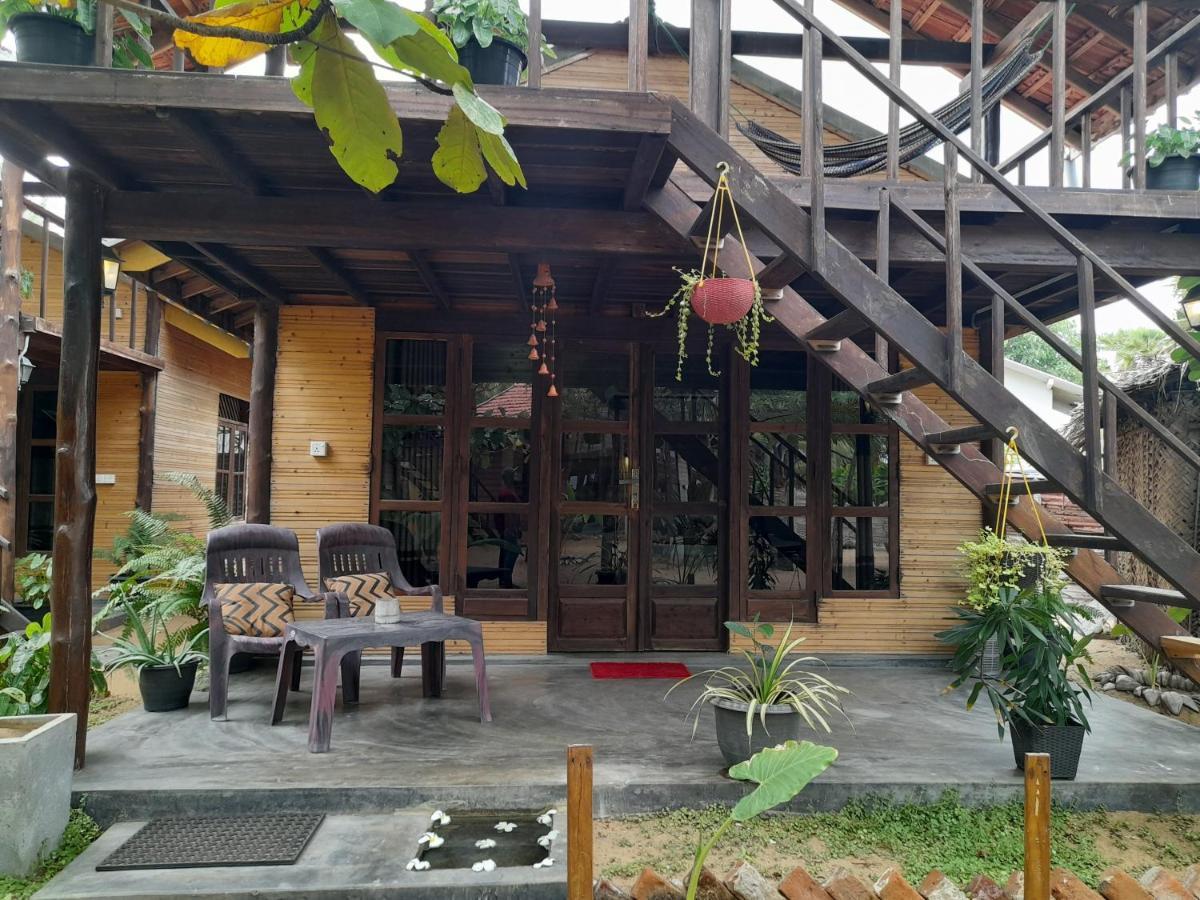 Golden Beach Chalets Baie d'Arugam Extérieur photo