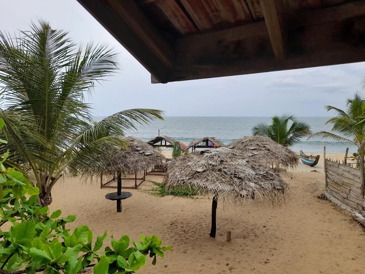 Golden Beach Chalets Baie d'Arugam Extérieur photo