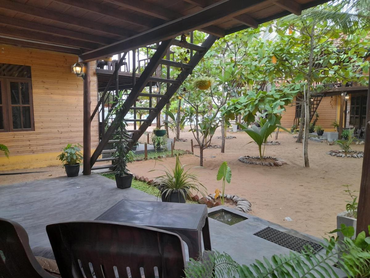 Golden Beach Chalets Baie d'Arugam Extérieur photo