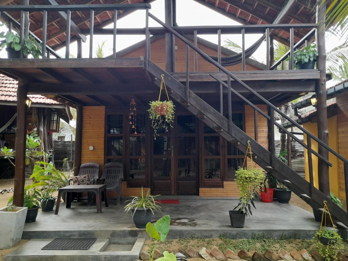 Golden Beach Chalets Baie d'Arugam Extérieur photo
