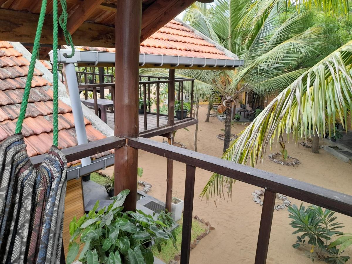 Golden Beach Chalets Baie d'Arugam Extérieur photo