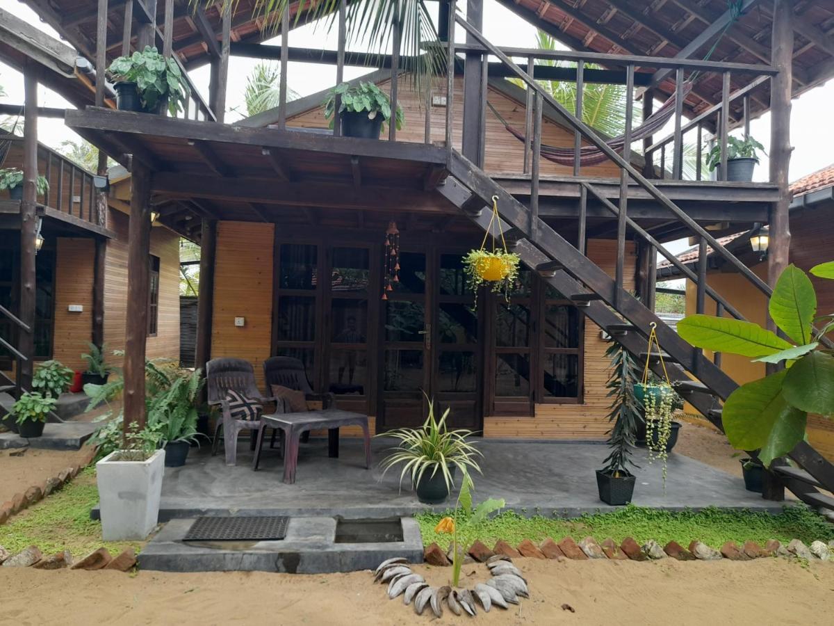 Golden Beach Chalets Baie d'Arugam Extérieur photo