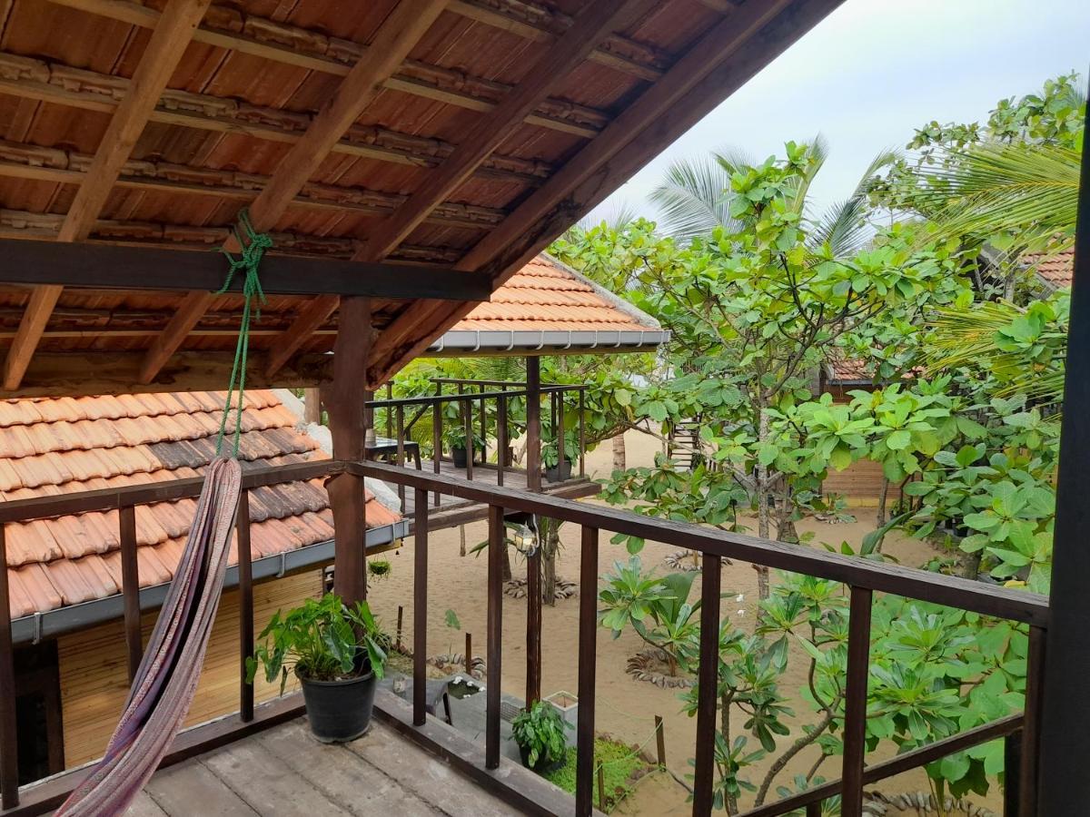 Golden Beach Chalets Baie d'Arugam Extérieur photo