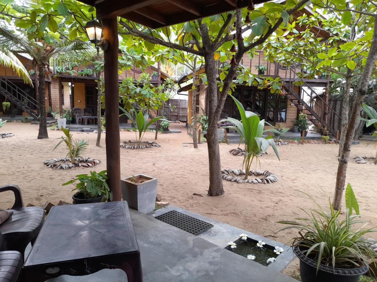 Golden Beach Chalets Baie d'Arugam Extérieur photo