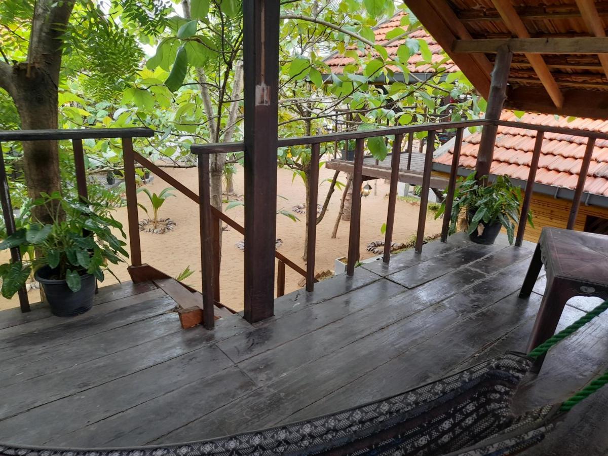 Golden Beach Chalets Baie d'Arugam Extérieur photo