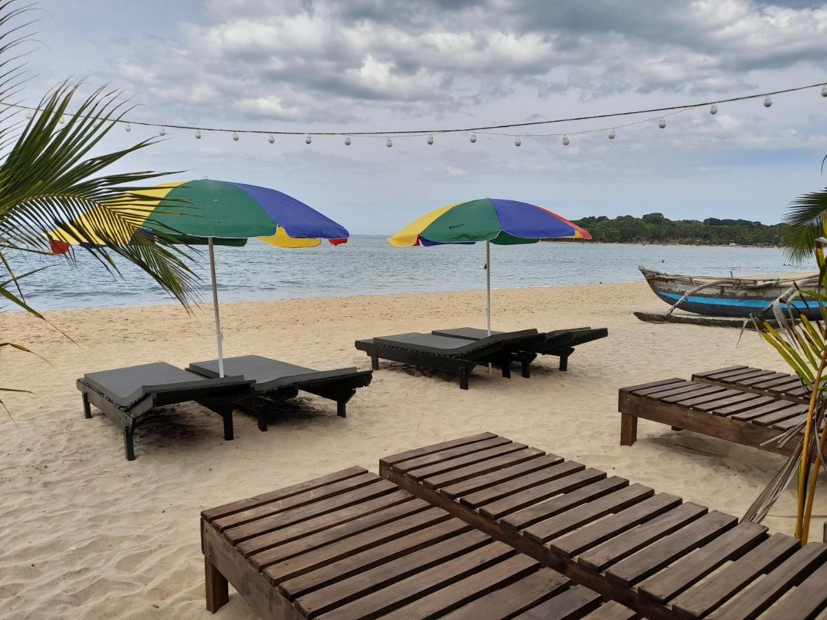 Golden Beach Chalets Baie d'Arugam Extérieur photo