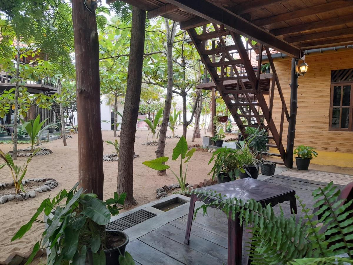 Golden Beach Chalets Baie d'Arugam Extérieur photo