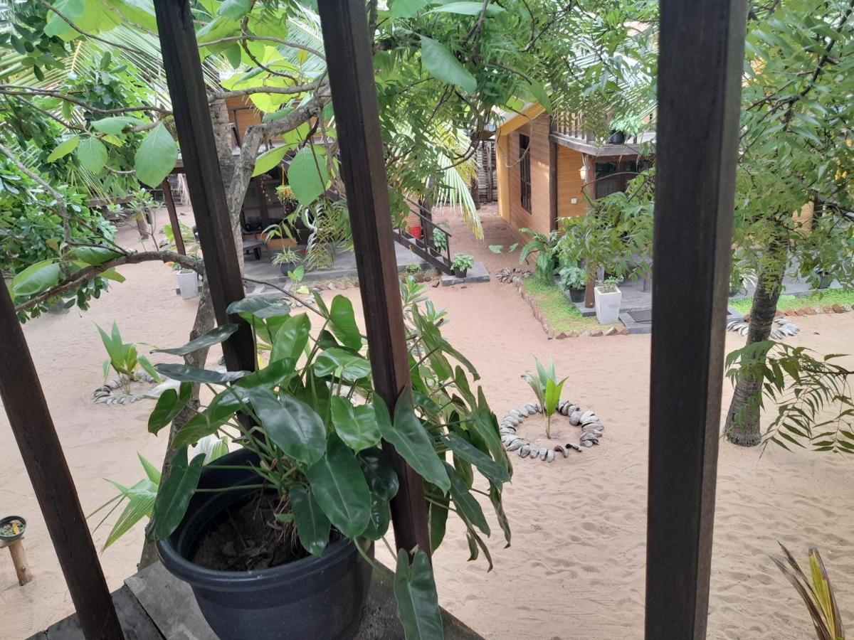 Golden Beach Chalets Baie d'Arugam Extérieur photo