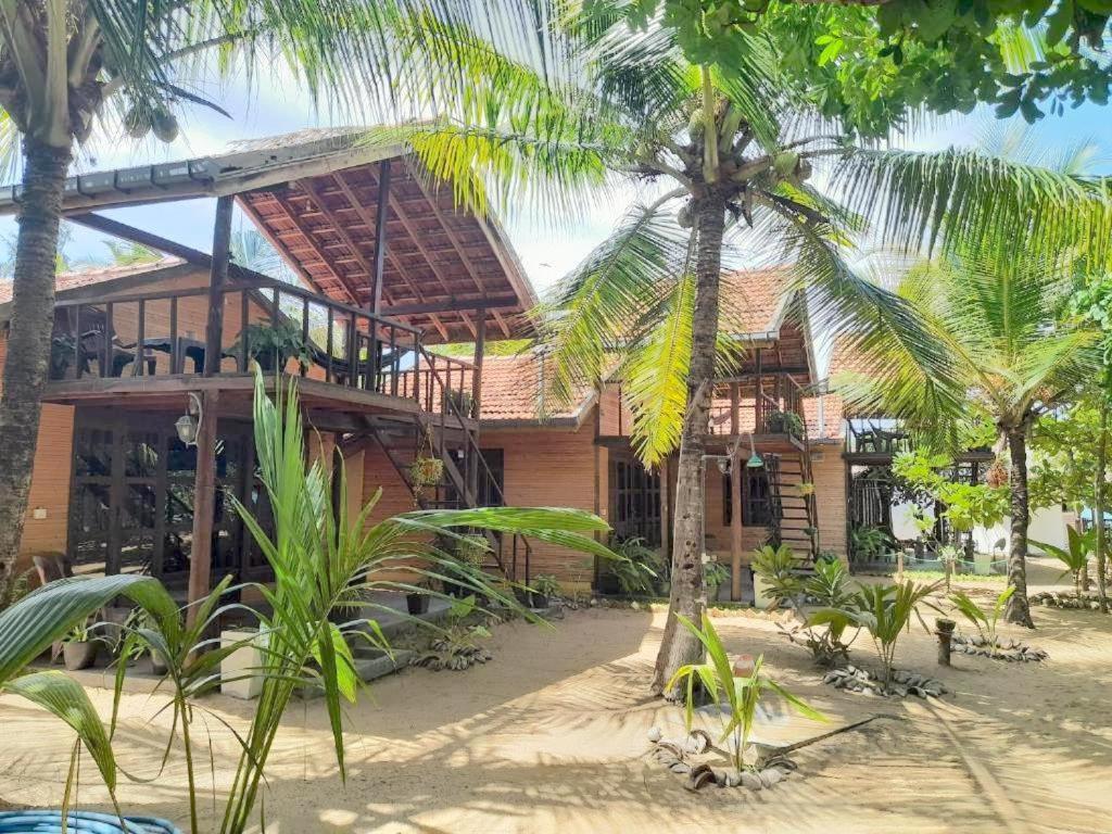 Golden Beach Chalets Baie d'Arugam Extérieur photo
